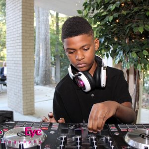 DJ D-2 Photo