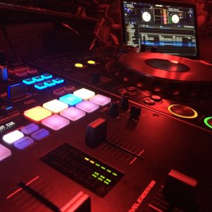 Dj Comic Logo